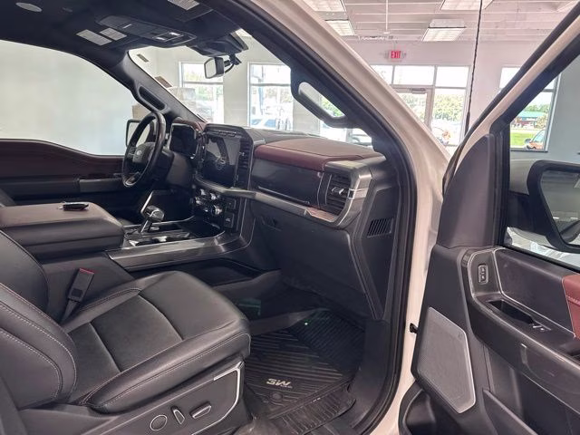 2023 Star White Metallic Tri-Coat Ford F-150 Lariat 4X4 Truck