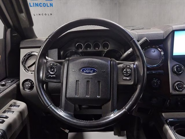 2016 White Platinum Metallic Tri-Coat Ford Super Duty F-350 SRW Lariat 4X4 Truck