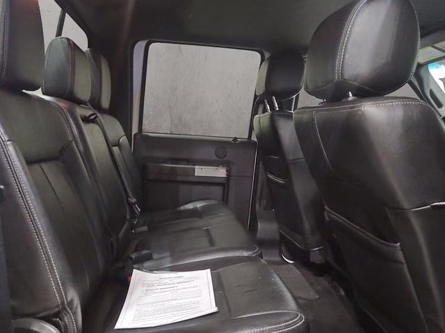 2016 White Platinum Metallic Tri-Coat Ford Super Duty F-350 SRW Lariat 4X4 Truck
