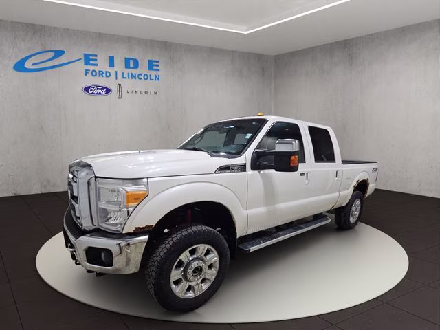2016 White Platinum Metallic Tri-Coat Ford Super Duty F-350 SRW Lariat 4X4 Truck