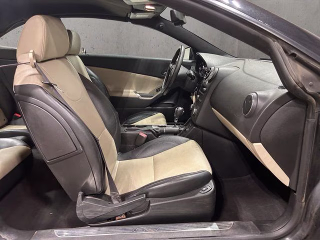 2009 Carbon Black Metallic Pontiac G6 GT FWD Convertible