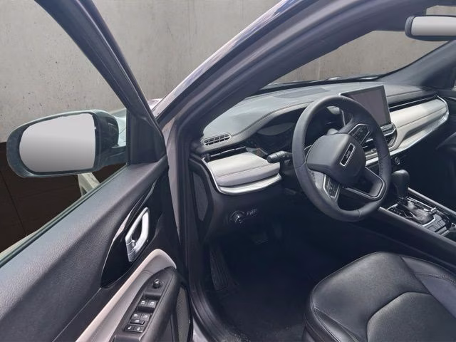 2023 Billet Silver Metallic Clearcoat Jeep Compass Limited 4X4 SUV