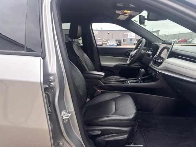 2023 Billet Silver Metallic Clearcoat Jeep Compass Limited 4X4 SUV