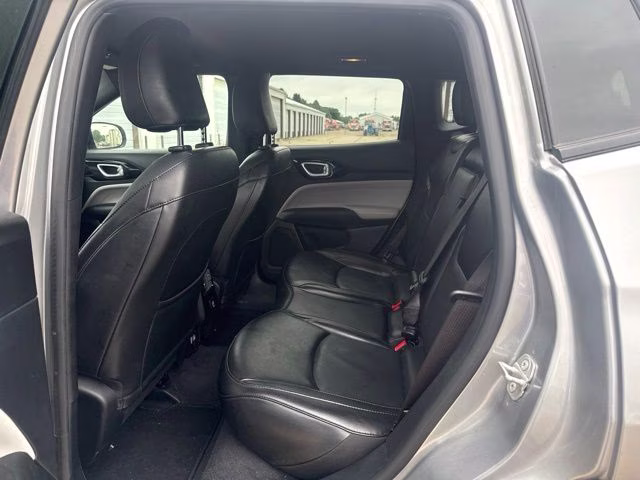 2023 Billet Silver Metallic Clearcoat Jeep Compass Limited 4X4 SUV
