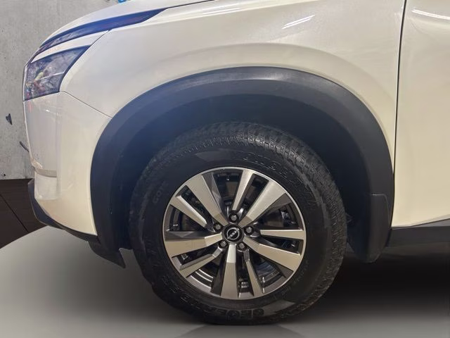 2023 Pearl White Tricoat Nissan Pathfinder SL 4X4 SUV