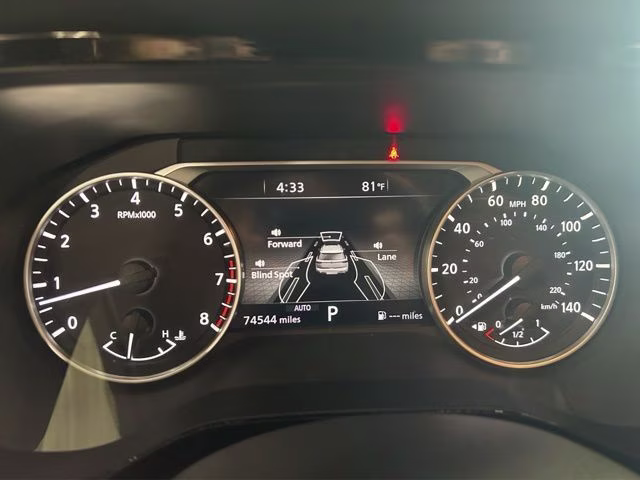 2023 Pearl White Tricoat Nissan Pathfinder SL 4X4 SUV