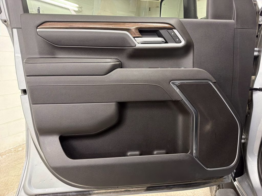 2025 Sterling Gray Metallic Chevrolet Silverado 2500HD LT 4X4 Truck