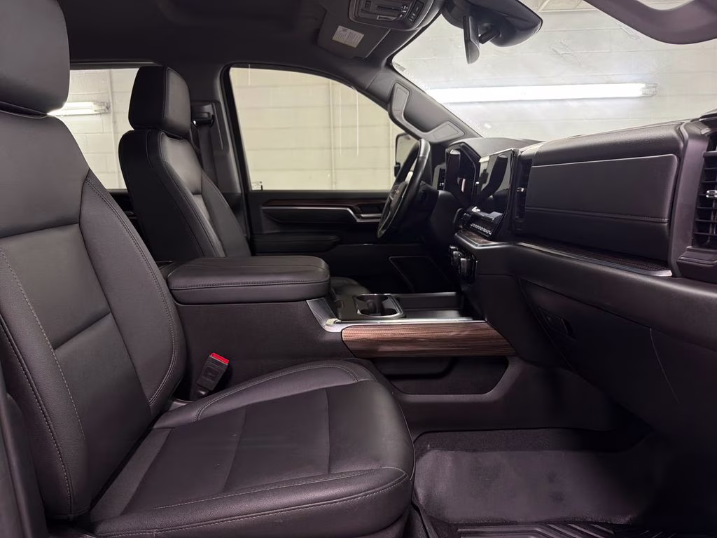 2025 Sterling Gray Metallic Chevrolet Silverado 2500HD LT 4X4 Truck