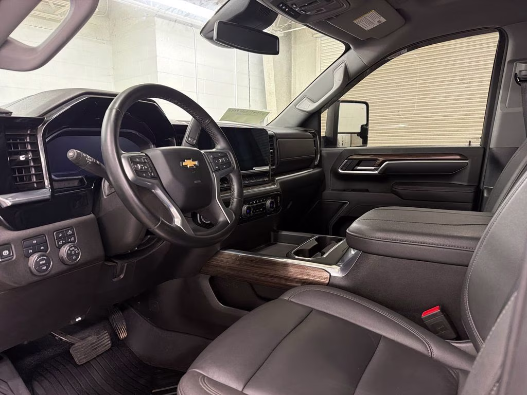 2025 Sterling Gray Metallic Chevrolet Silverado 2500HD LT 4X4 Truck
