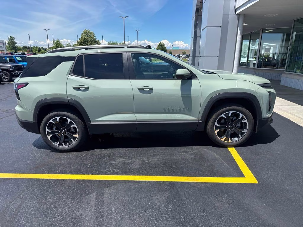 2026 Cacti Green Chevrolet Equinox LT AWD SUV