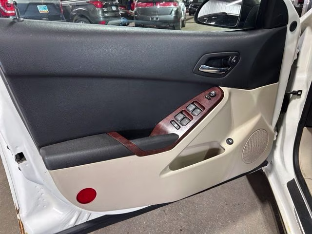 2007 Frosty (White) Pontiac G6 GT FWD Sedan
