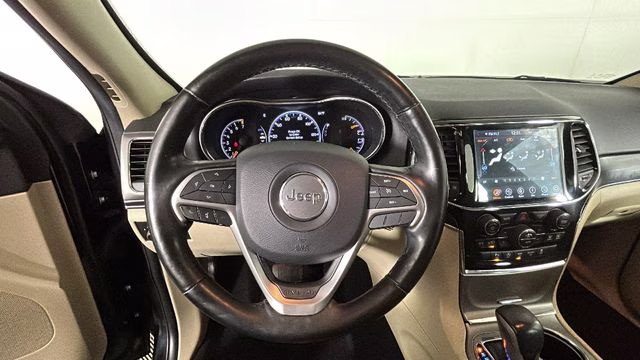 2020 Diamond Black Crystal Pearlcoat Jeep Grand Cherokee Limited 4X4 SUV