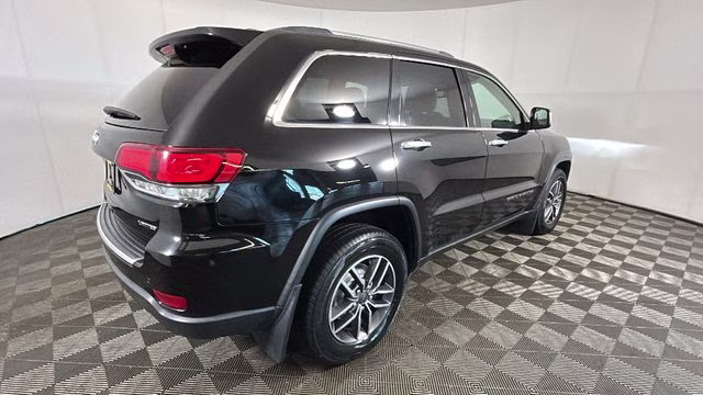 2020 Diamond Black Crystal Pearlcoat Jeep Grand Cherokee Limited 4X4 SUV