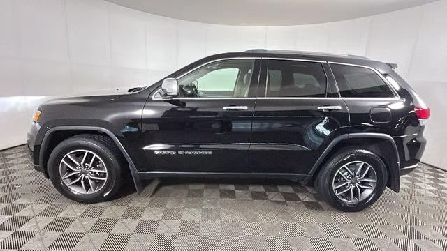 2020 Diamond Black Crystal Pearlcoat Jeep Grand Cherokee Limited 4X4 SUV