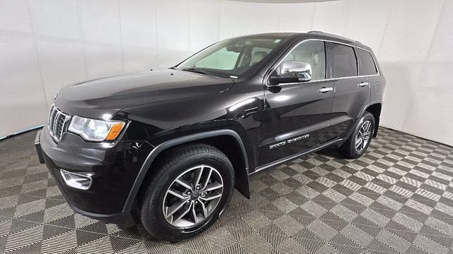2020 Diamond Black Crystal Pearlcoat Jeep Grand Cherokee Limited 4X4 SUV