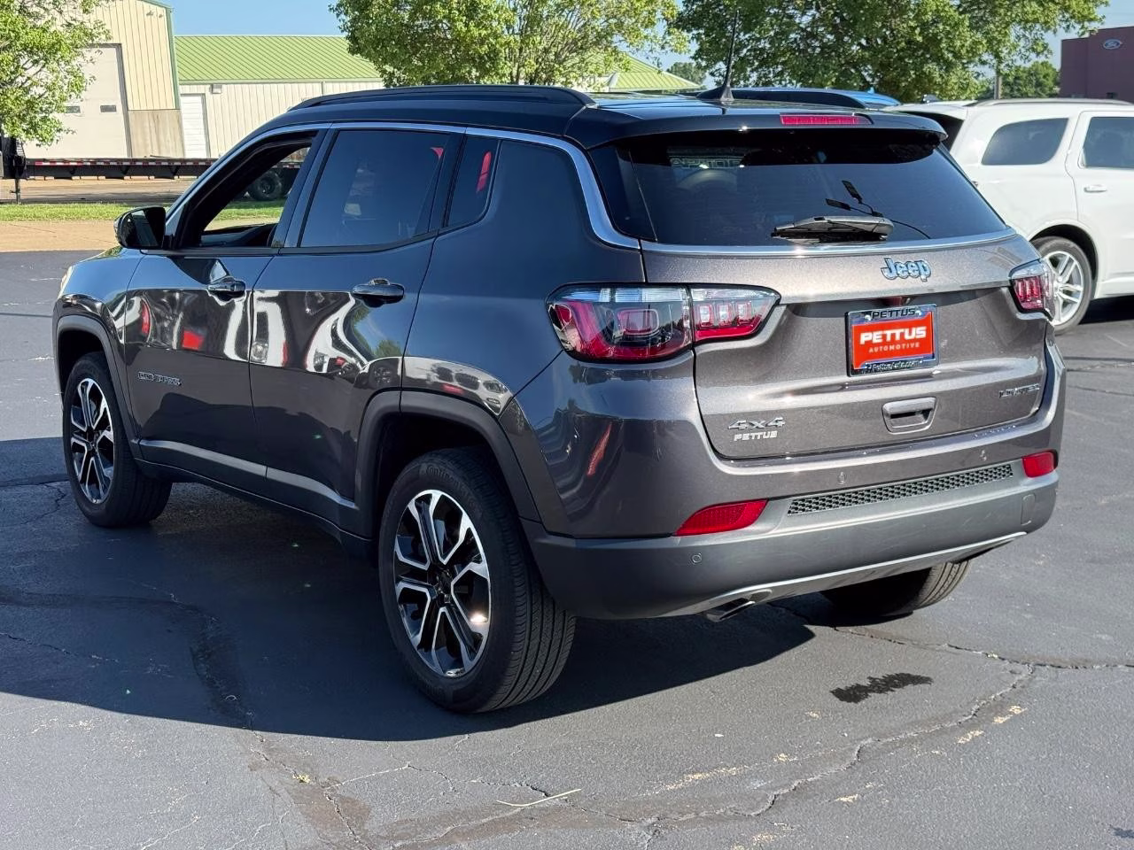 2023 Granite Crystal Metallic Clearcoat Jeep Compass Limited 4X4 SUV