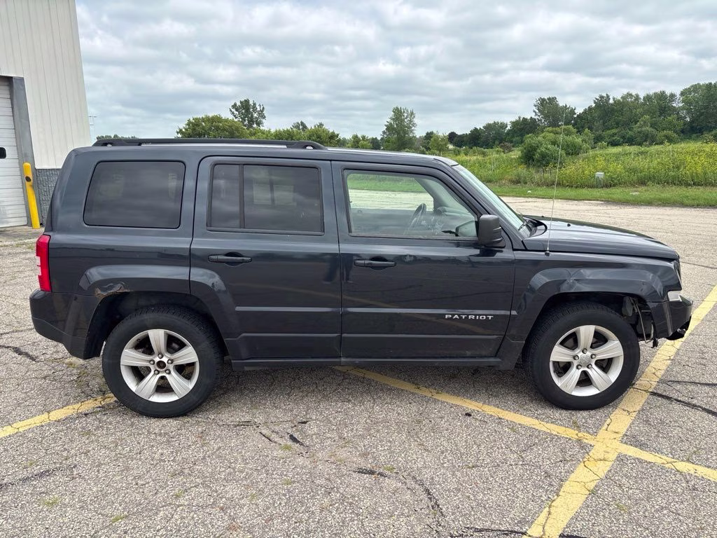 2014 Maximum Steel Metallic Clearcoat Jeep Patriot Sport 4X4 SUV
