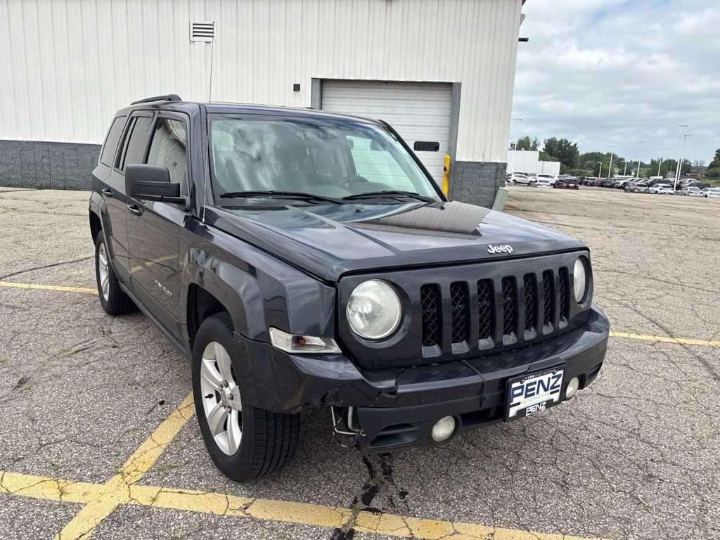 2014 Maximum Steel Metallic Clearcoat Jeep Patriot Sport 4X4 SUV