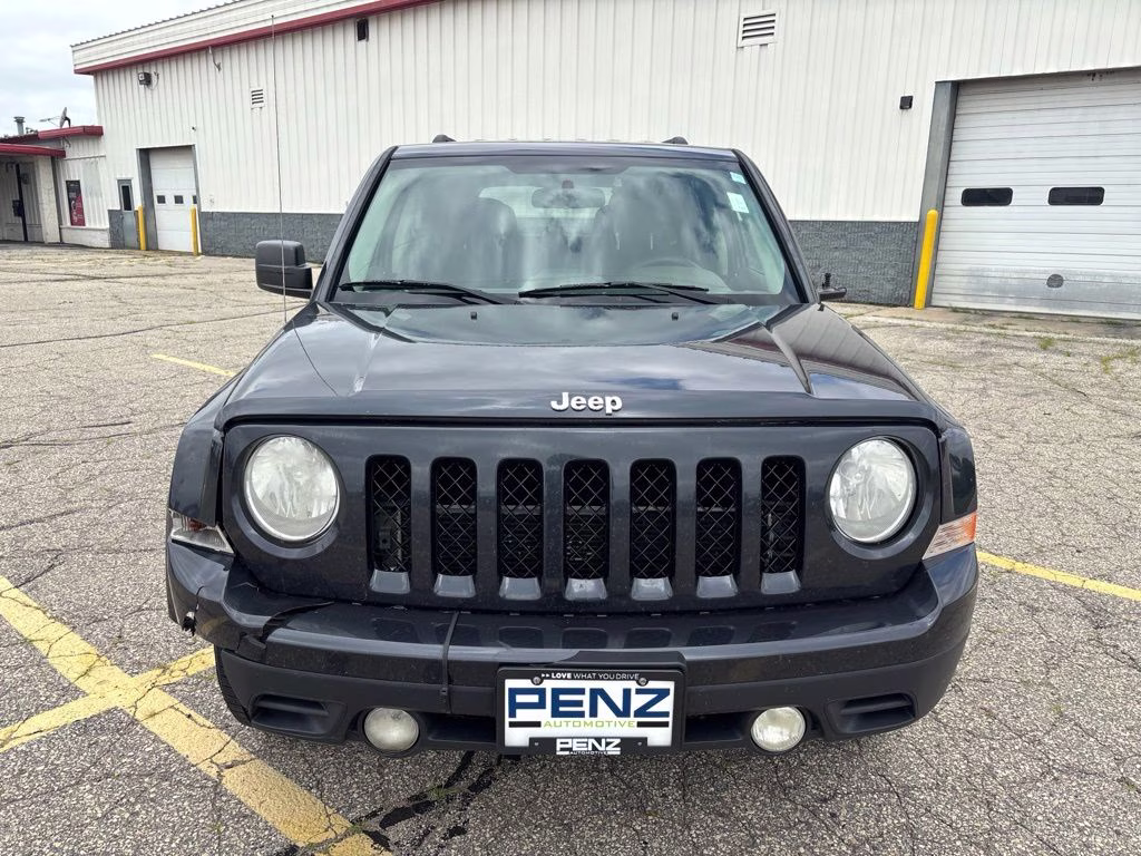 2014 Maximum Steel Metallic Clearcoat Jeep Patriot Sport 4X4 SUV