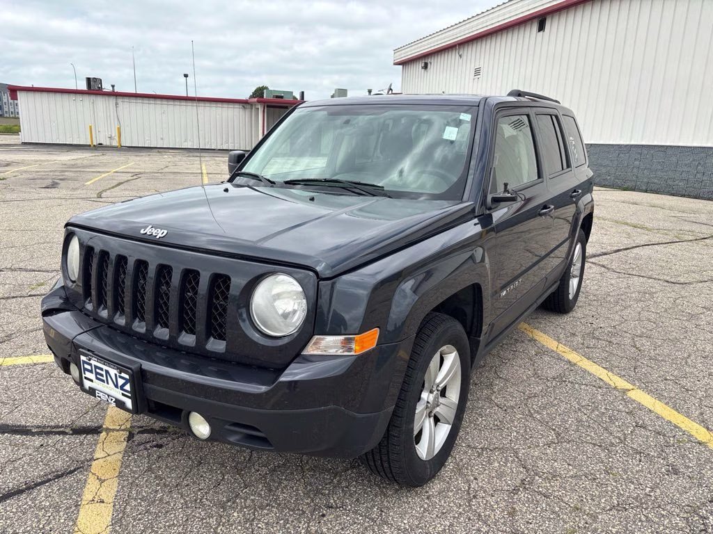 2014 Maximum Steel Metallic Clearcoat Jeep Patriot Sport 4X4 SUV