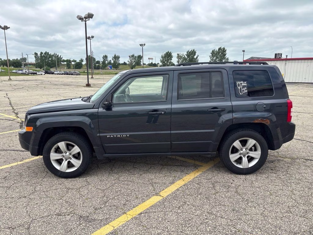 2014 Maximum Steel Metallic Clearcoat Jeep Patriot Sport 4X4 SUV