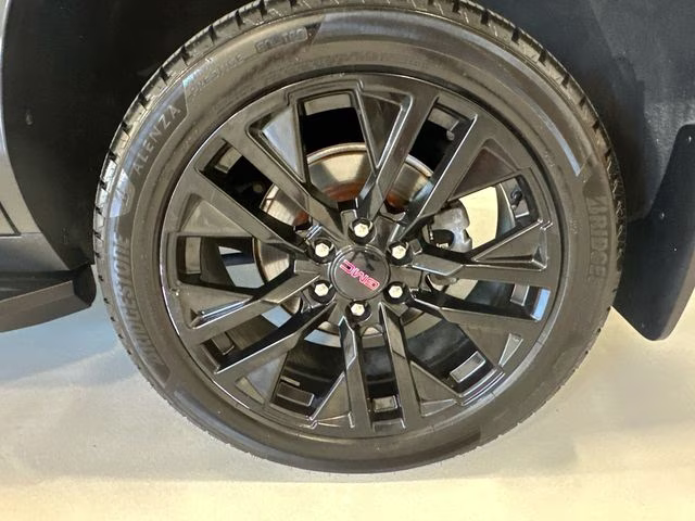 2021 Onyx Black GMC Yukon SLT 4X4 SUV