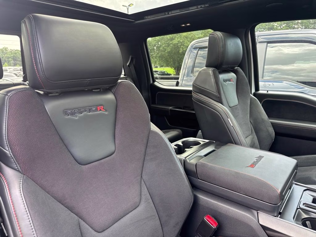 2025 Oxford White Ford F-150 Raptor 4X4 Truck