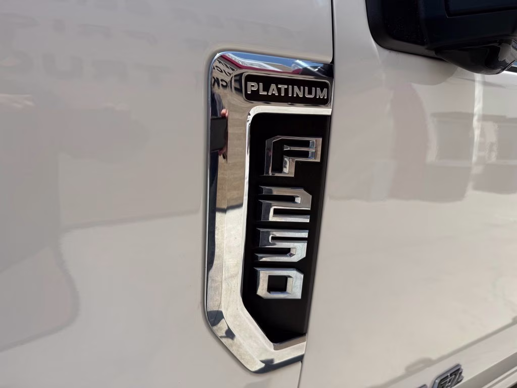 2021 Star White Metallic Tri-Coat Ford Super Duty F-250 SRW Platinum 4X4 Truck