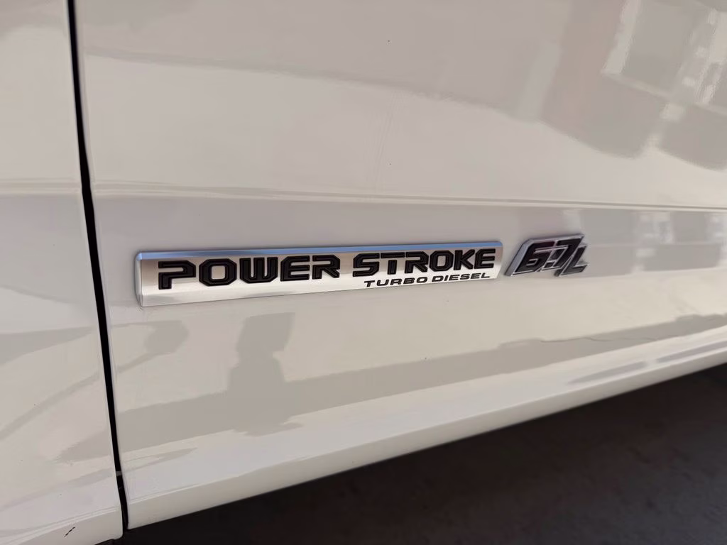 2021 Star White Metallic Tri-Coat Ford Super Duty F-250 SRW Platinum 4X4 Truck