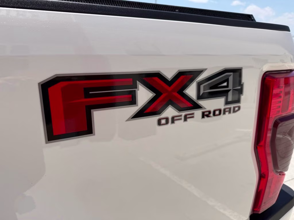 2021 Star White Metallic Tri-Coat Ford Super Duty F-250 SRW Platinum 4X4 Truck