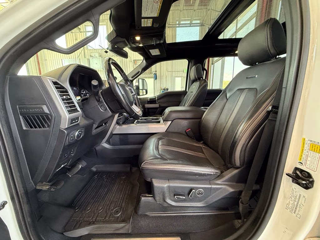 2021 Star White Metallic Tri-Coat Ford Super Duty F-250 SRW Platinum 4X4 Truck
