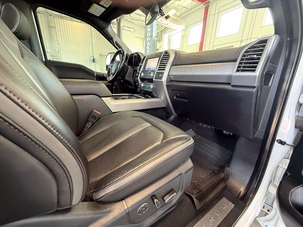 2021 Star White Metallic Tri-Coat Ford Super Duty F-250 SRW Platinum 4X4 Truck