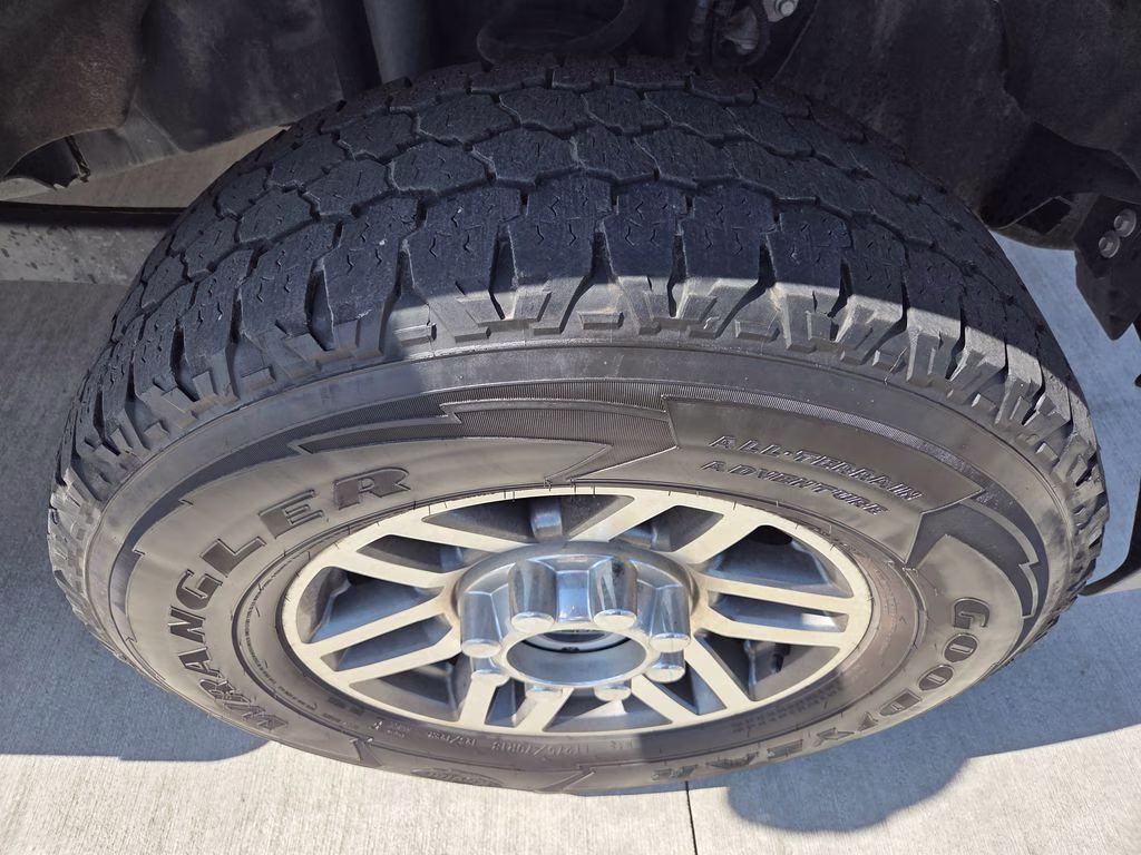2019 Oxford White Ford Super Duty F-250 SRW Lariat 4X4 Truck