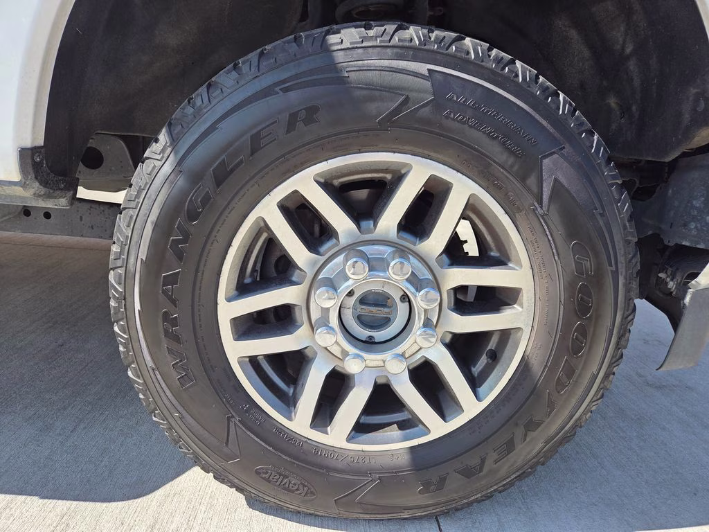 2019 Oxford White Ford Super Duty F-250 SRW Lariat 4X4 Truck