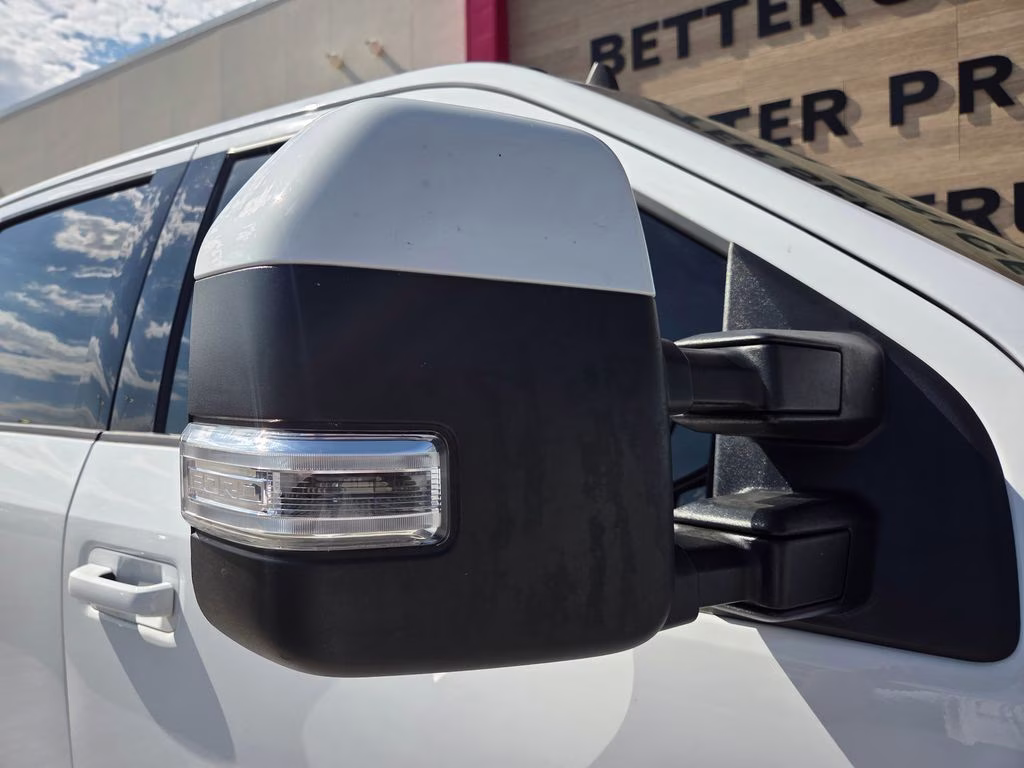 2019 Oxford White Ford Super Duty F-250 SRW Lariat 4X4 Truck