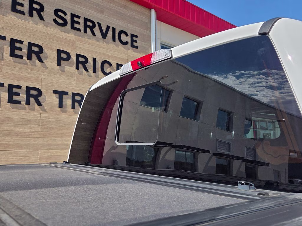 2019 Oxford White Ford Super Duty F-250 SRW Lariat 4X4 Truck