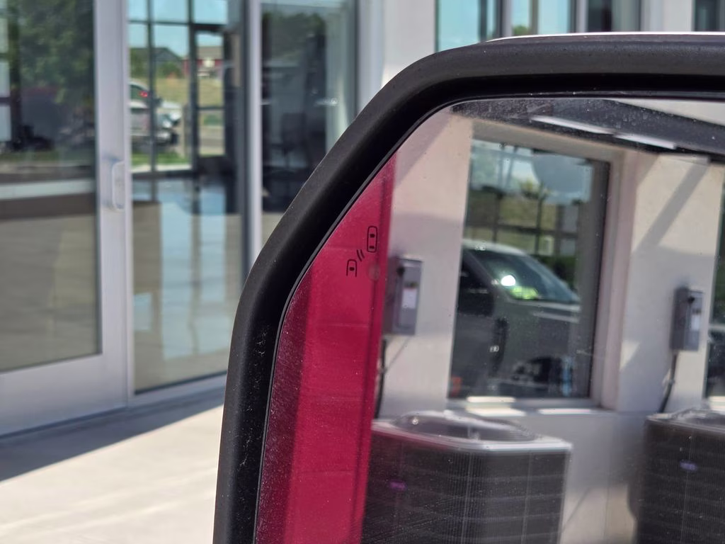 2019 Oxford White Ford Super Duty F-250 SRW Lariat 4X4 Truck