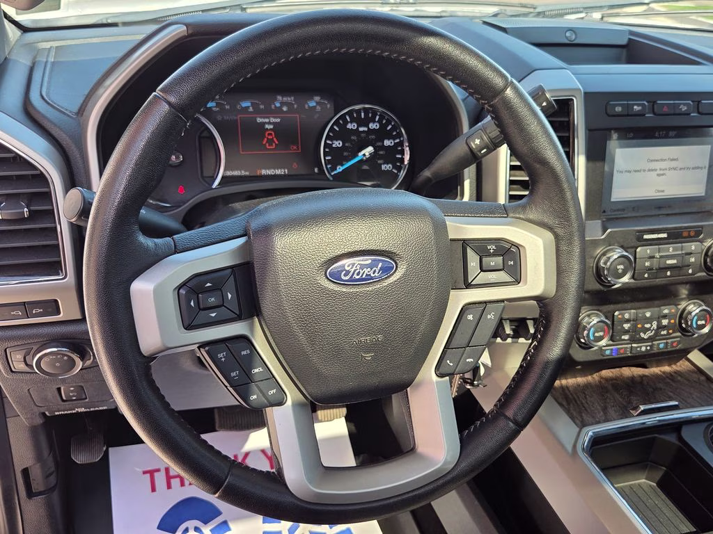 2019 Oxford White Ford Super Duty F-250 SRW Lariat 4X4 Truck