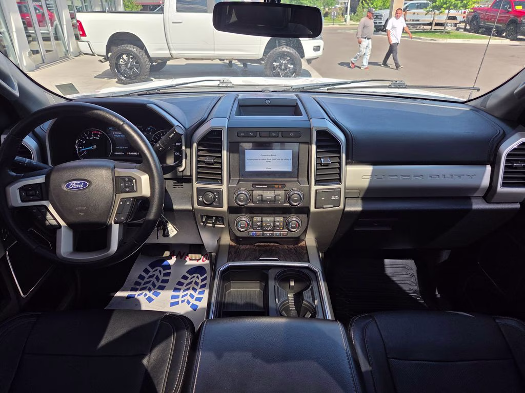 2019 Oxford White Ford Super Duty F-250 SRW Lariat 4X4 Truck