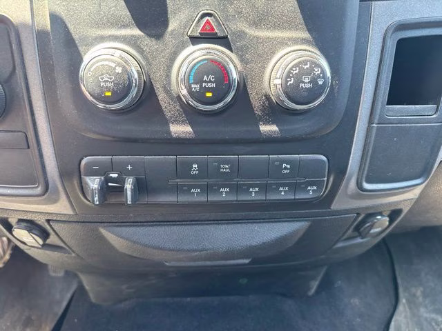 2015 Bright White Clearcoat Ram 2500 Tradesman 4X4 Truck