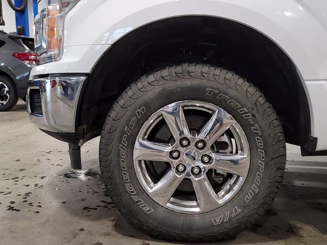 2019 Oxford White Ford F-150 XLT 4X4 Truck