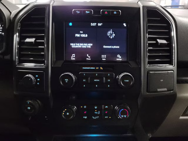 2019 Oxford White Ford F-150 XLT 4X4 Truck