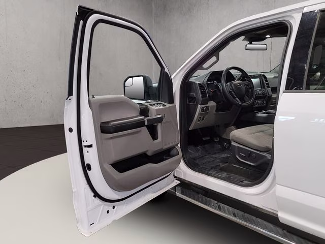 2019 Oxford White Ford F-150 XLT 4X4 Truck