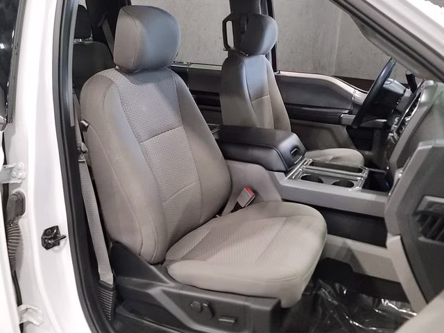 2019 Oxford White Ford F-150 XLT 4X4 Truck