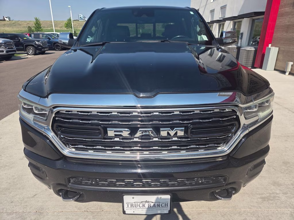 2023 Diamond Black Crystal Pearlcoat Ram 1500 Limited 4X4 Truck