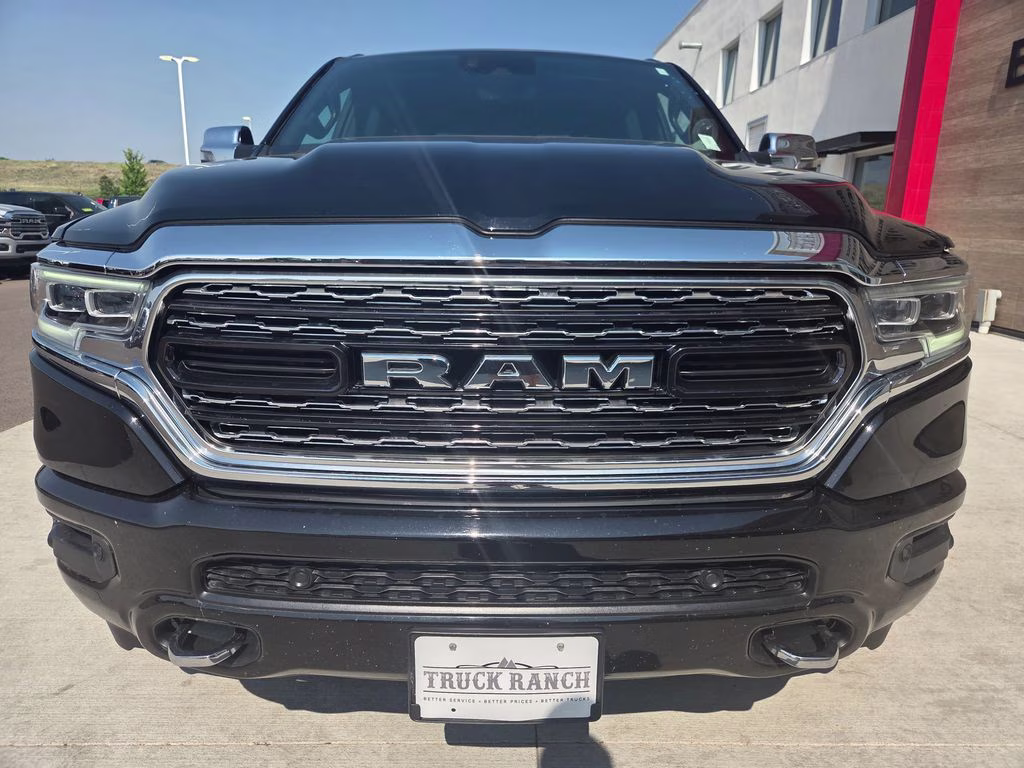 2023 Diamond Black Crystal Pearlcoat Ram 1500 Limited 4X4 Truck