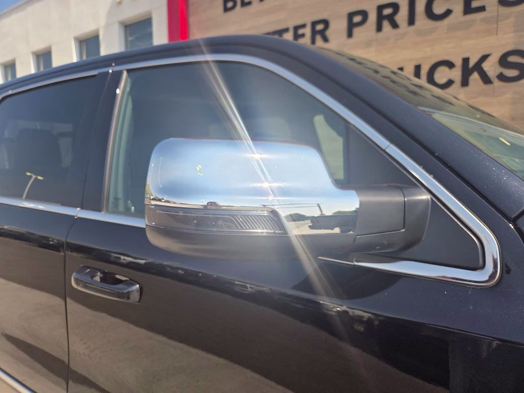 2023 Diamond Black Crystal Pearlcoat Ram 1500 Limited 4X4 Truck