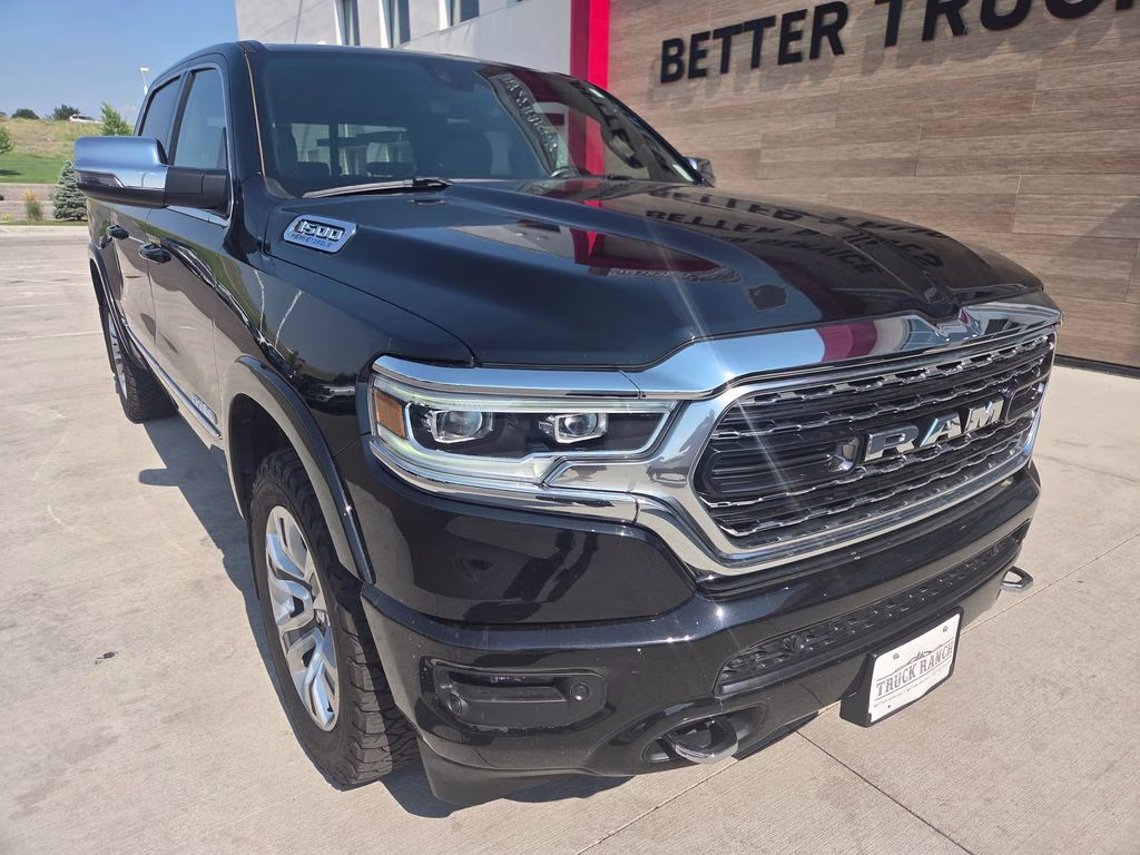 2023 Diamond Black Crystal Pearlcoat Ram 1500 Limited 4X4 Truck