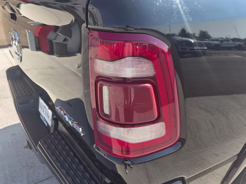 2023 Diamond Black Crystal Pearlcoat Ram 1500 Limited 4X4 Truck