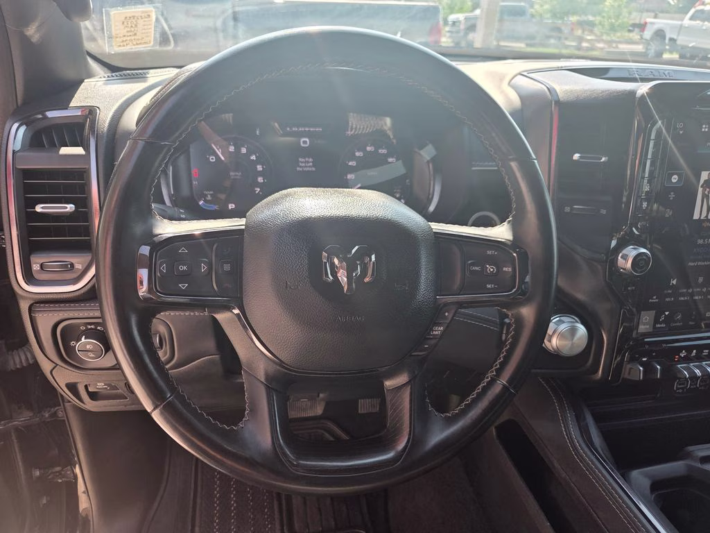2023 Diamond Black Crystal Pearlcoat Ram 1500 Limited 4X4 Truck